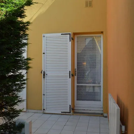 Studio Cap d'Agde, 1 pièce, 4 personnes - FR-1-249-285 Agde