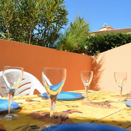 Studio Cap d'Agde, 1 pièce, 4 personnes - FR-1-249-285 Agde